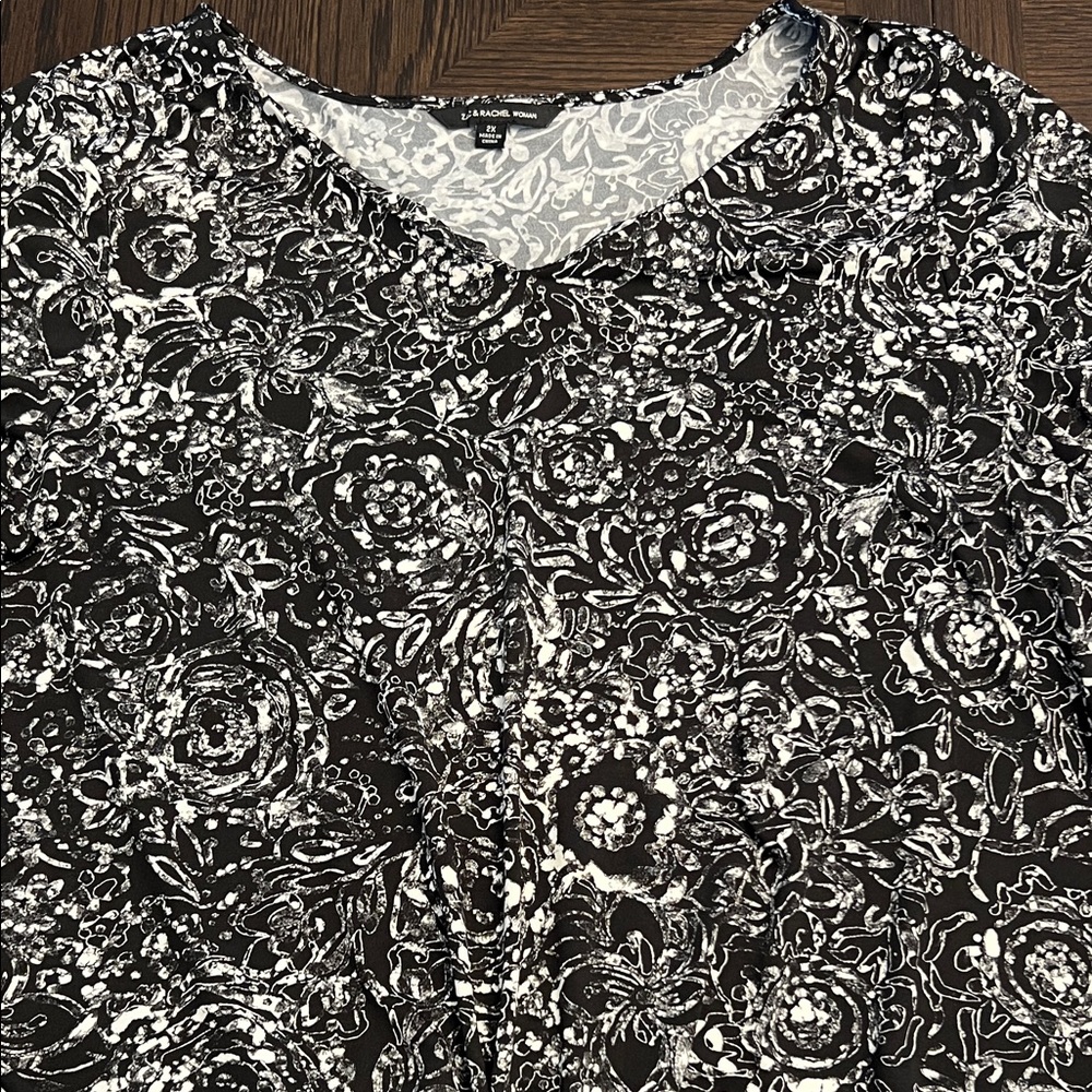 Zac & Rachel Black and White Floral Blouse